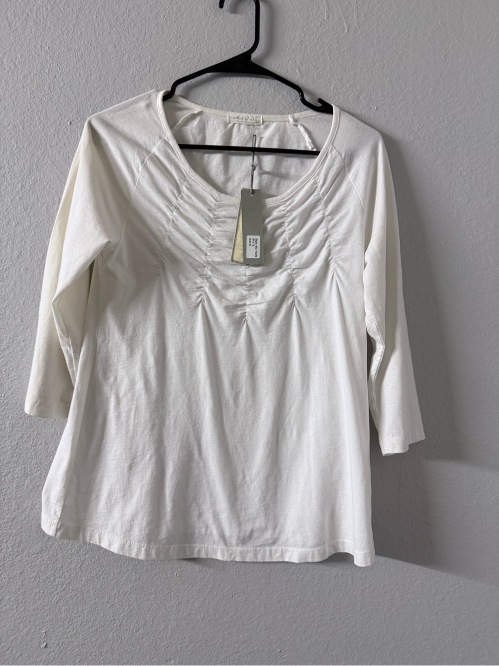 Classic White Scoop Neck Gathered Front Long Sleeve Top